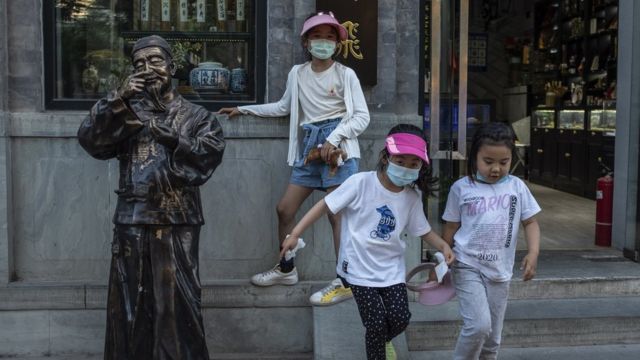 España elimina el uso obligatorio de mascarillas.