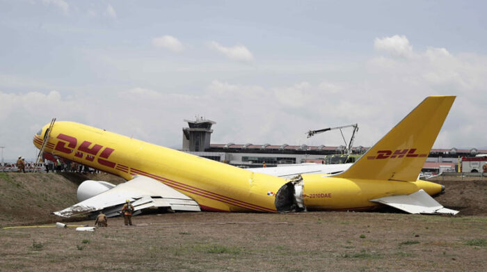 Avión se parte en dos por accidente en Costa Rica￼