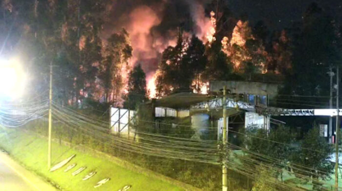 Incendio en bodega alertó a los habitantes de Sangolquí￼