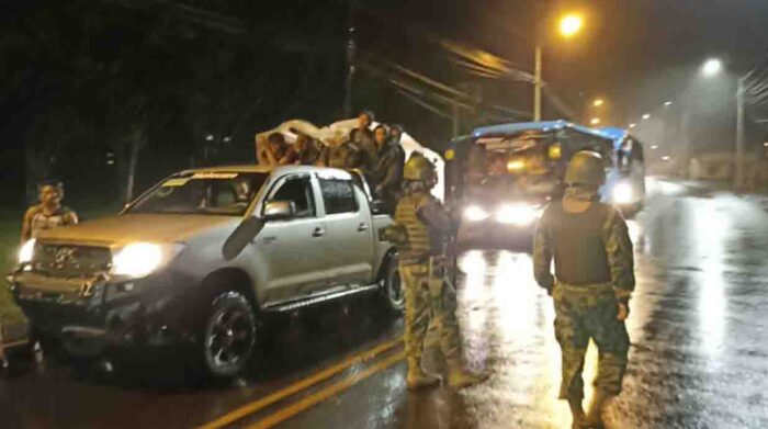 Militares interceptan armas y explosivos que tenían como destino Quito