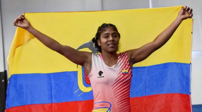 Leonela Gruezo gana oro en panamericano de lucha Sub 17