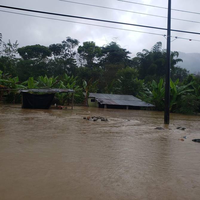 Más de una decena de casas quedaron bajo el agua tras desbordamientos de ríos en Zamora Chinchipe