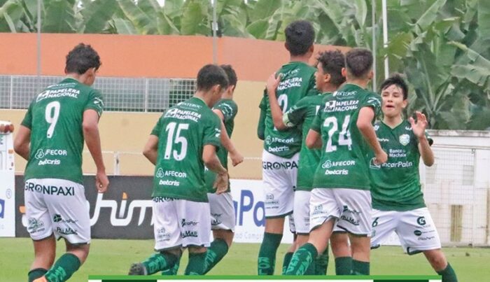 Jugadores juveniles de Orense resultaron heridos en siniestro de tránsito