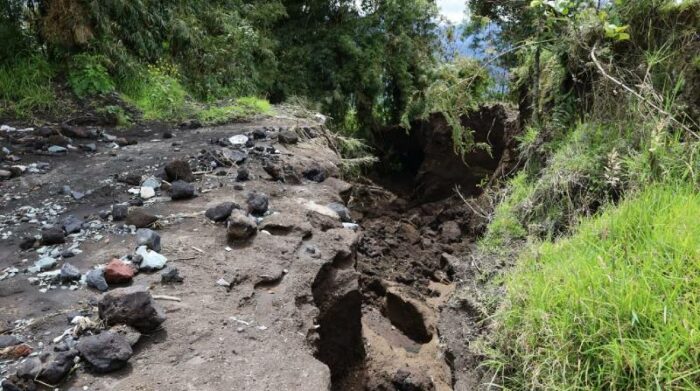 La red vial de la zona rural de cinco cantones de Tungurahua en emergencia