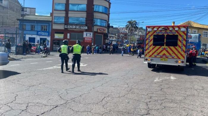 Habitante de calle murió arrollado por un bus en Chimbacalle