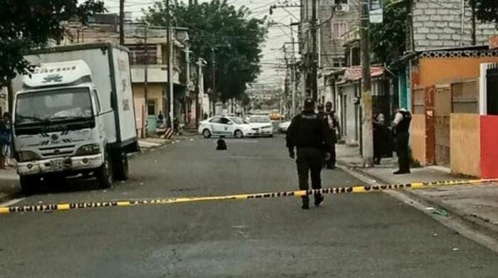 Maleta abandonada alerta a ciudadanos en el sur de Guayaquil