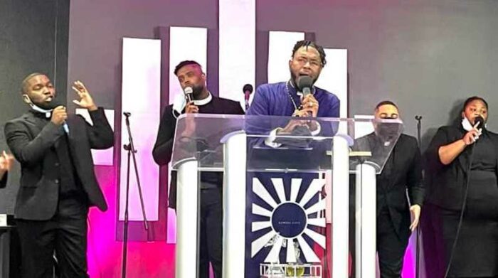 Pastor llamó ‘tacaños’ a sus feligreses en EE.UU.