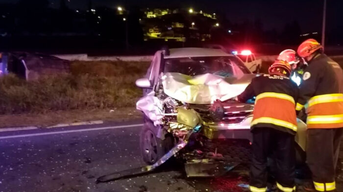 Choque en la Autopista General Rumiñahui dejó ocho heridos