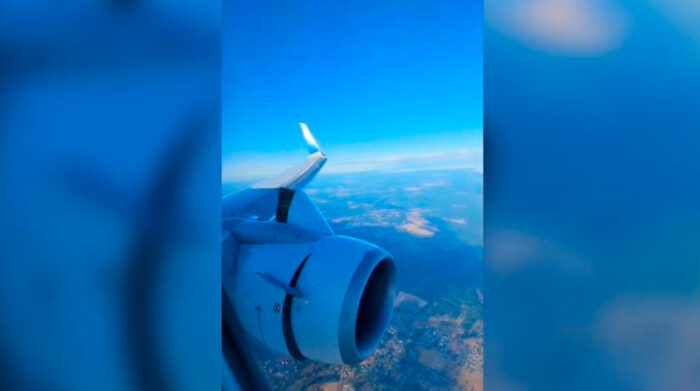 Partes de un avión se desprenden en pleno vuelo