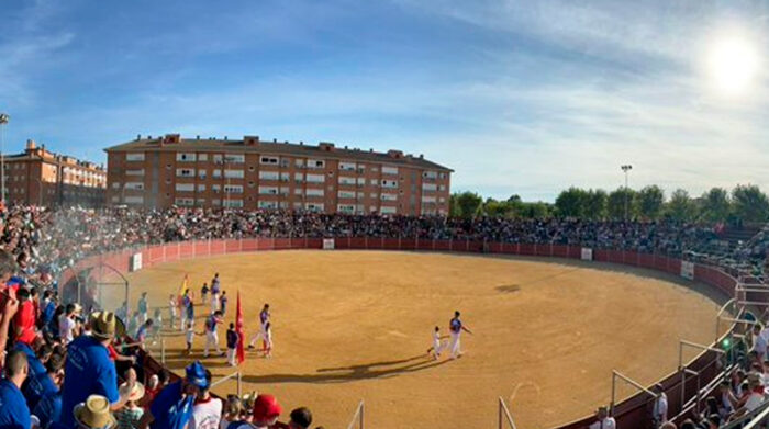 Trabajador de una plaza de toros murió tras ser corneado, en Madrid