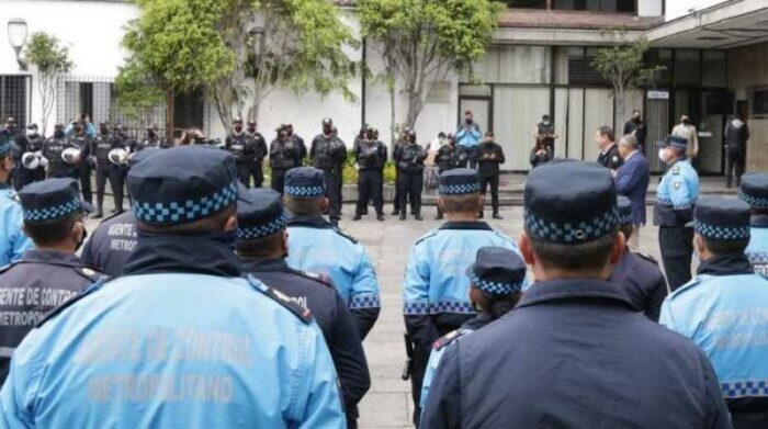 Agentes municipales de Quito combaten delitos