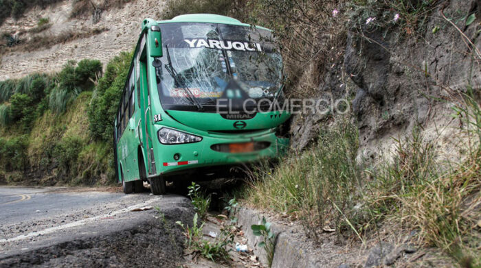 Conductor huye luego del choque de bus que deja 20 heridos en puente del Chiche