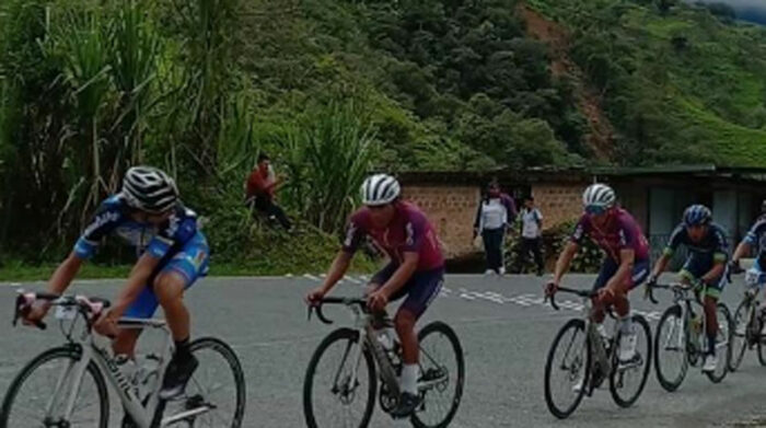 Wilson Steven Haro lidera en la Vuelta a Nariño en Colombia