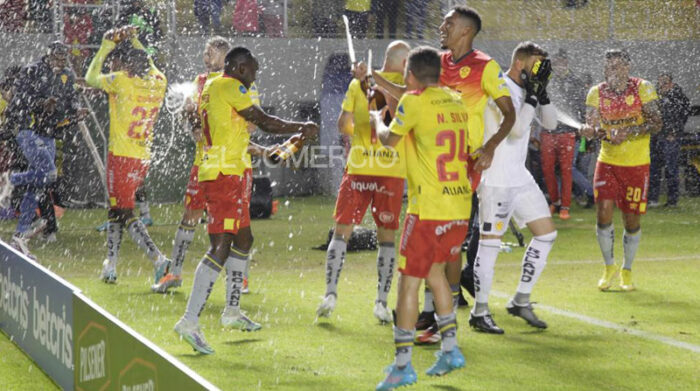 Aucas y Barcelona jugarán la final en el estadio Gonzalo Pozo