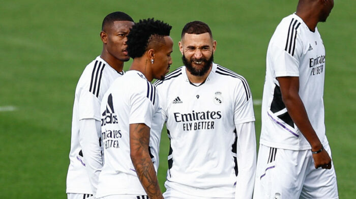 Karim Benzema comparte el Balón de Oro con sus compañeros