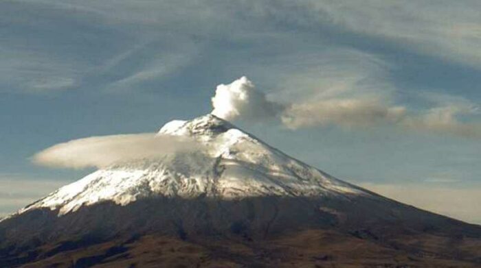 Declaran alerta amarilla por el volcán Cotopaxi en zonas de influencia