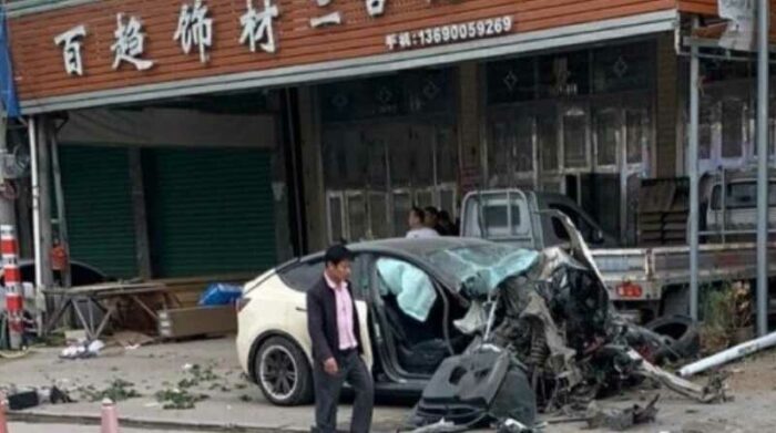 Un carro Tesla atropelló a dos personas cuando el freno falló, en China