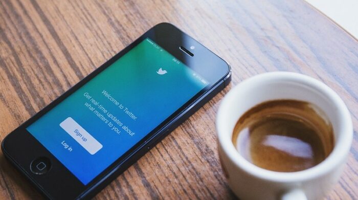 Twitter cierra sus oficinas tras la renuncia de cientos de empleados