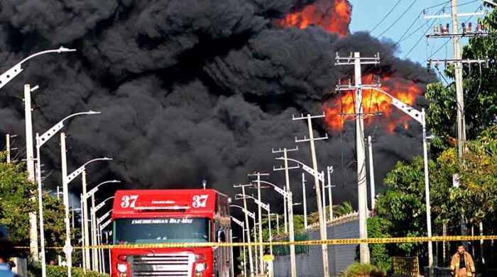 Emergencia en Barranquilla por explosión de depósito de combustible