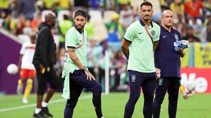 Neymar acompaña a su selección en el estadio Lusail