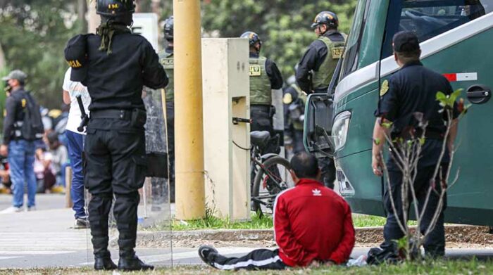 Demandan a autoridades peruanas por incursión en universidad de Lima