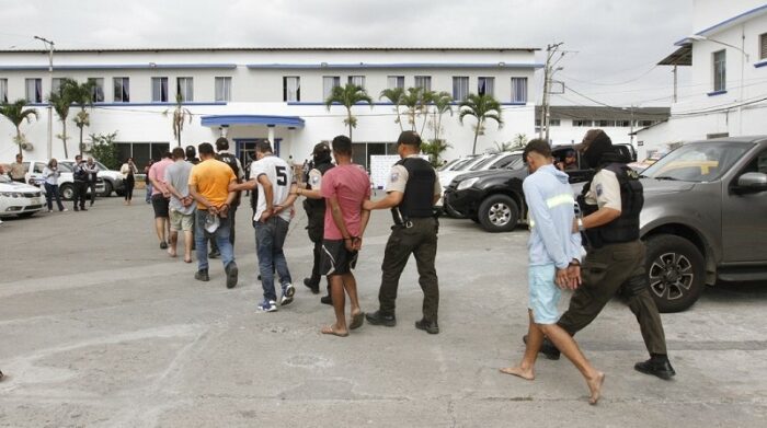 Policía fue asesinado durante asalto en Guayaquil; otro agente resultó herido