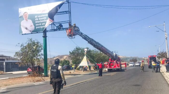 Trabajador sufrió descarga eléctrica cuando laboraba en valla publicitaria