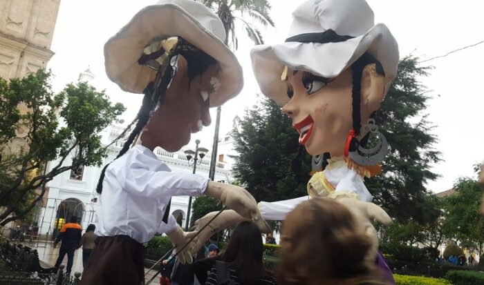 Danzas y gastronomía por Carnaval en Cuenca y Gualaceo