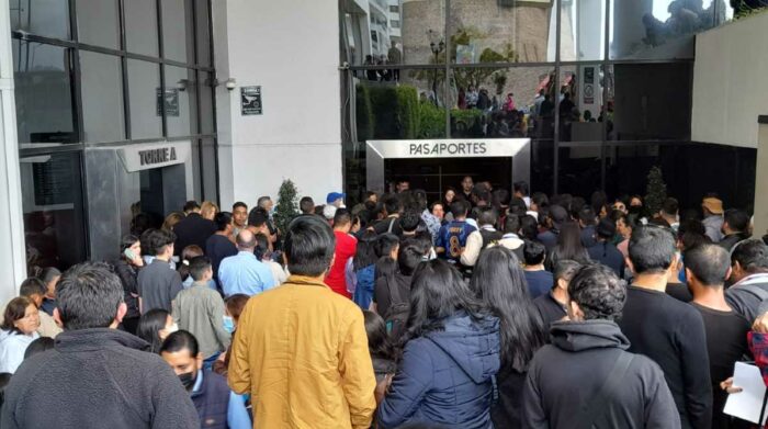 Problemas para sacar pasaportes y cédulas se presentan en el Registro Civil