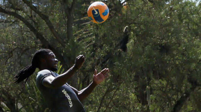 Ricardo Adé, elegido en encuesta como el mejor futbolista en Ecuador