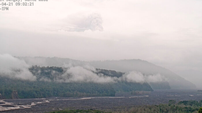 Volcán Sangay demanda medidas de prevención en cinco provincias del Ecuador