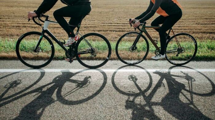 Abuelo y sus dos nietos ciclistas fallecen atropellados en la vía la Costa