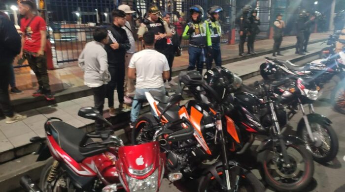 ATM retuvo 13 motos ‘tuning’ en operativo de control a grupos de motociclistas en Guayaquil