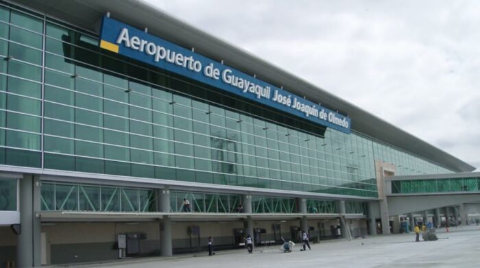 Avión con pasajeros que despegó de Guayaquil retornó tras reportar problema