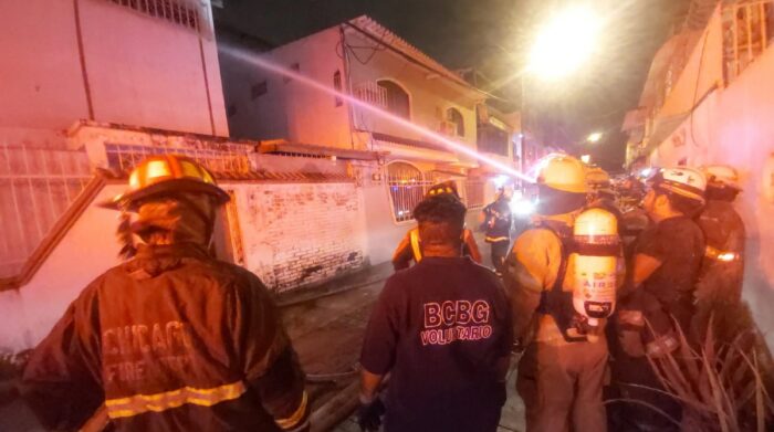 Incendio en una vivienda causó alarma en ciudadela del norte de Guayaquil