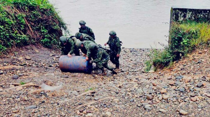 Unas 167 personas aprehendidas en fase de control militar de la frontera Ecuador-Colombia