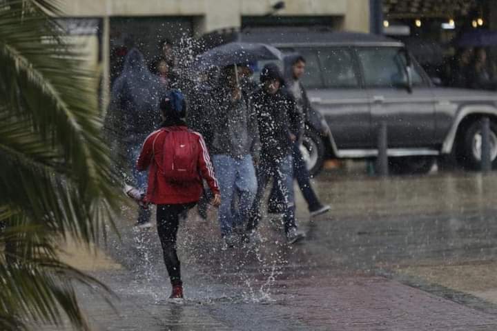 El aguacero con granizo dejó cuatro zonas inundadas y un colapso estructural