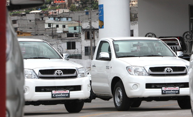 Quito: una banda de delincuentes robó cinco camionetas de una concesionaria