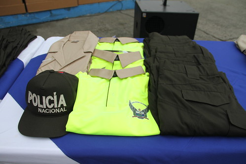 No existe una ley en Ecuador que regule la venta de uniformes policiales