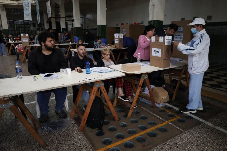 Unos 35 millones de votantes están llamados a elegir al próximo presidente este domingo entre Milei, Massa, Bullrich, Schiaretti y Bregman