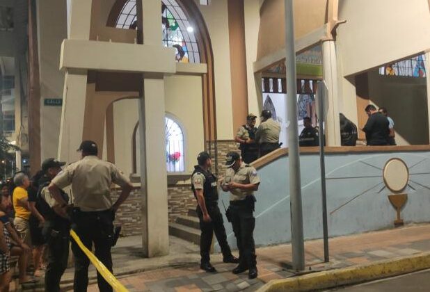 Niño murió durante ataque armado en iglesia de Manta; Alcaldesa pide militarización