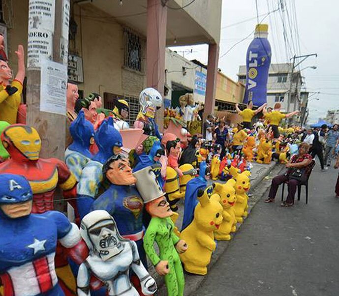 Ya se venden los monigotes en la calle 6 de marzo de Guayaquil