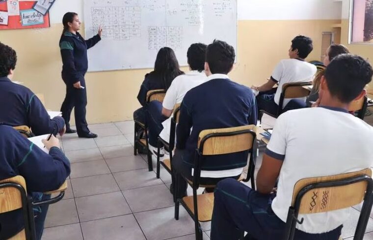 3.900 escuelas y colegios se suman a la presencialidad