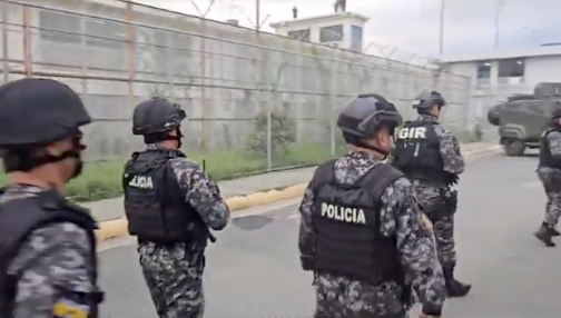 Militares y policías intervienen la cárcel de Guayaquil