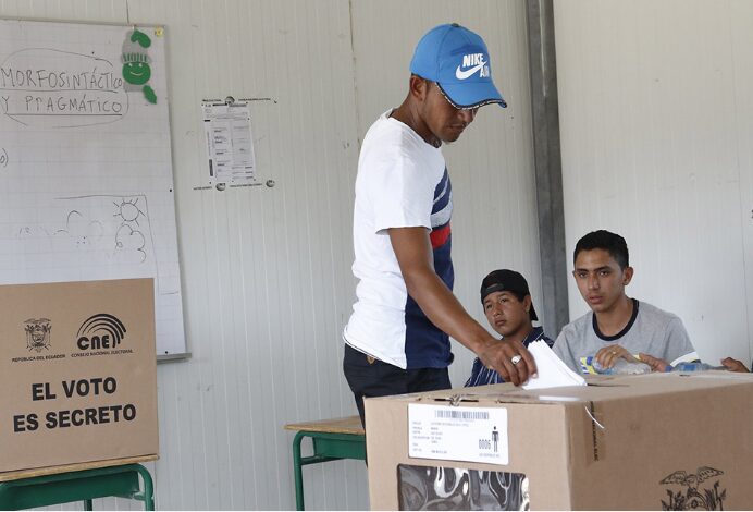 Más de cuatro millones de jóvenes están empadronados para votar este domingo en la Consulta Popular y Referéndum