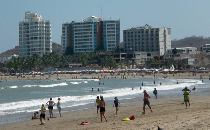 El turismo desplazó a la pesca como el principal ingreso de la comuna Olón de Santa Elena