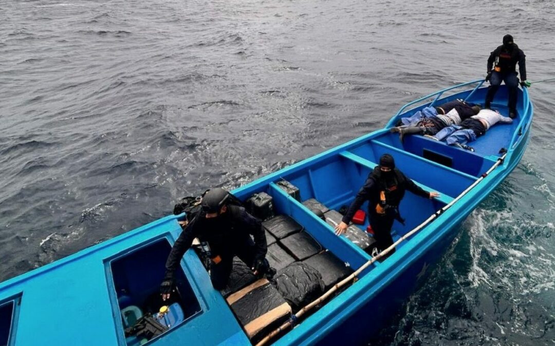 Más de dos toneladas de droga incautadas en embarcación en Galápagos