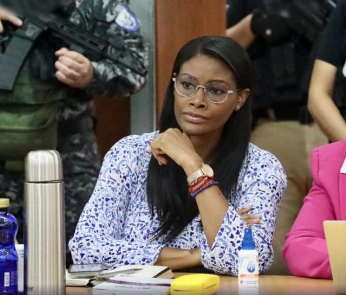 Diana Salazar destaca el respaldo de los ecuatorianos tras el archivo de sus juicios políticos