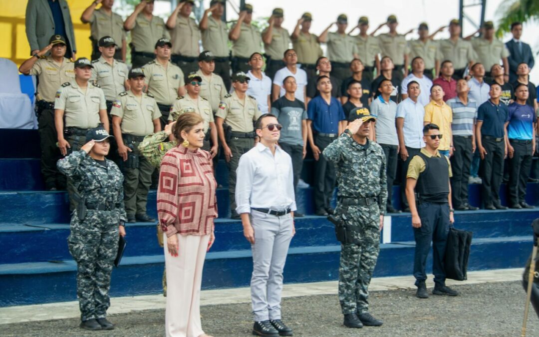 Policía recibe 1.735 subfusiles 9mm como equipamiento en Los Ríos