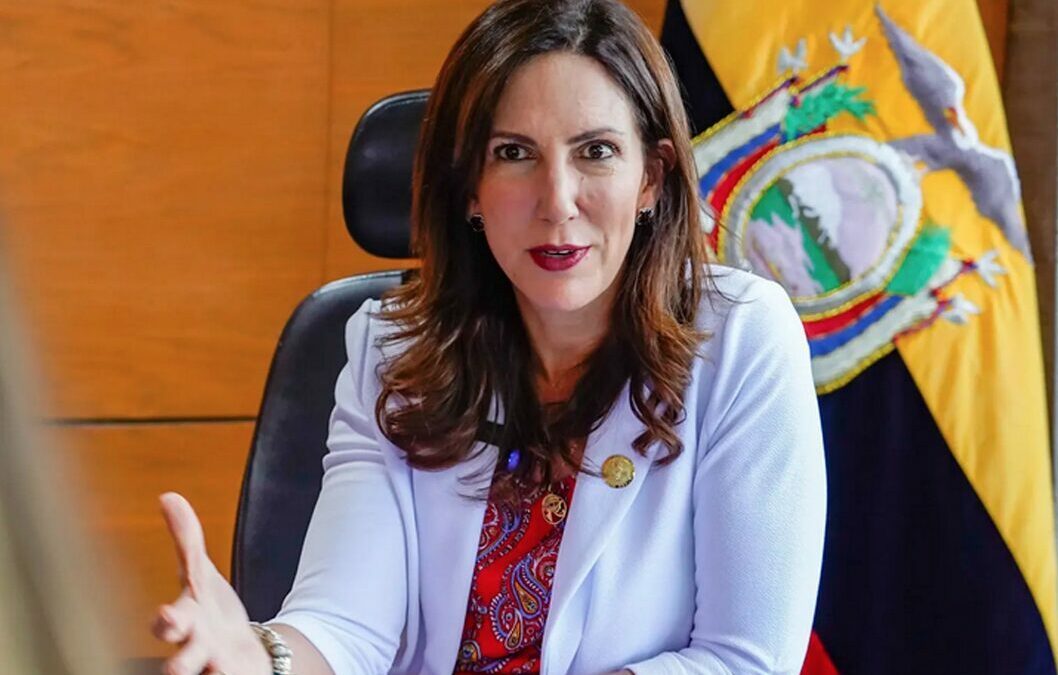 La ministra de Educación asegura que no se implementará ninguna acción basada en ideologías de género